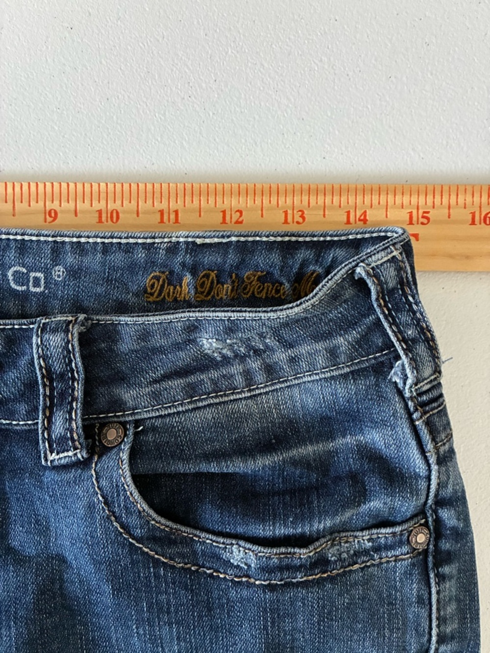 Cowgirl Tuff Co. Don’t Fence Me In Bootcut Raw Hem Distressed Jeans Size 29 x 34 - Picture 3 of 6